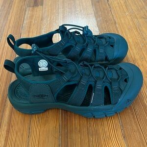 KEEN Newport H2. New without box.